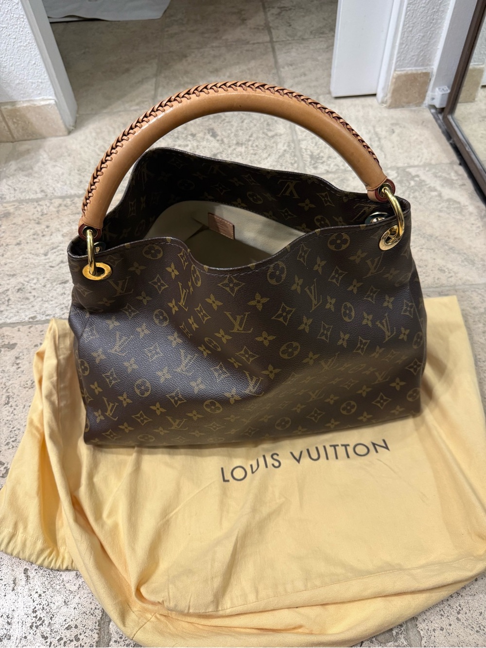 Louis Vuitton Artsy MM Monogram Hobo Top Handle Shoulder Tote Handbag